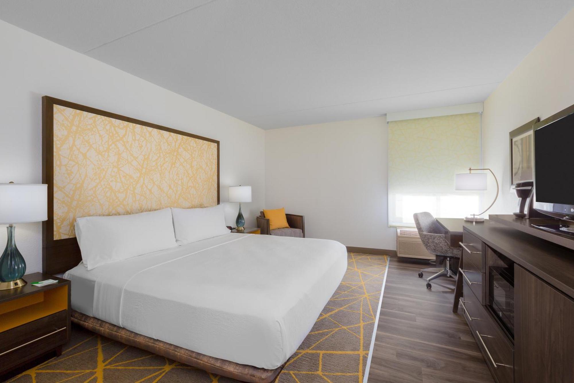 Holiday Inn La Mirada Buena Park By Ihg Екстериор снимка