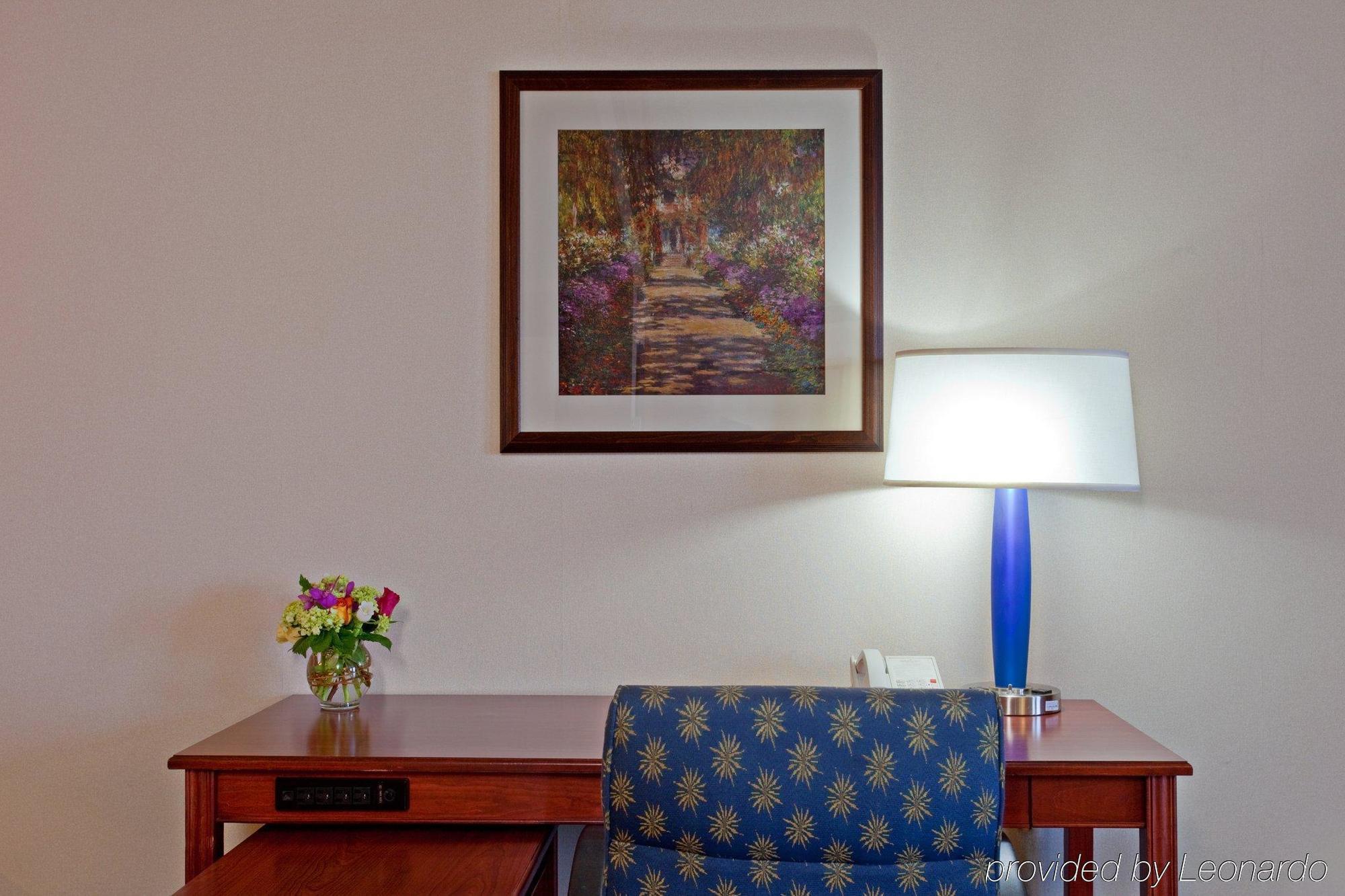 Holiday Inn La Mirada Buena Park By Ihg Екстериор снимка