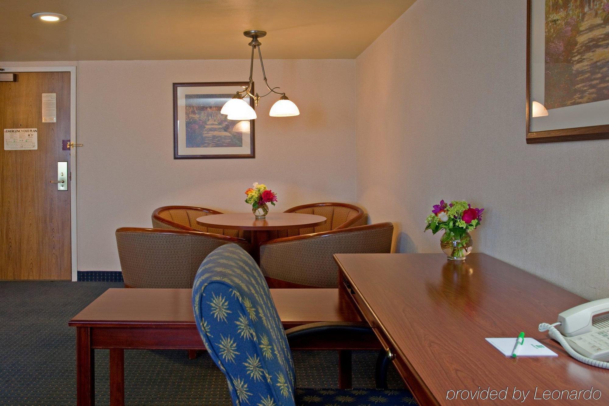 Holiday Inn La Mirada Buena Park By Ihg Стая снимка