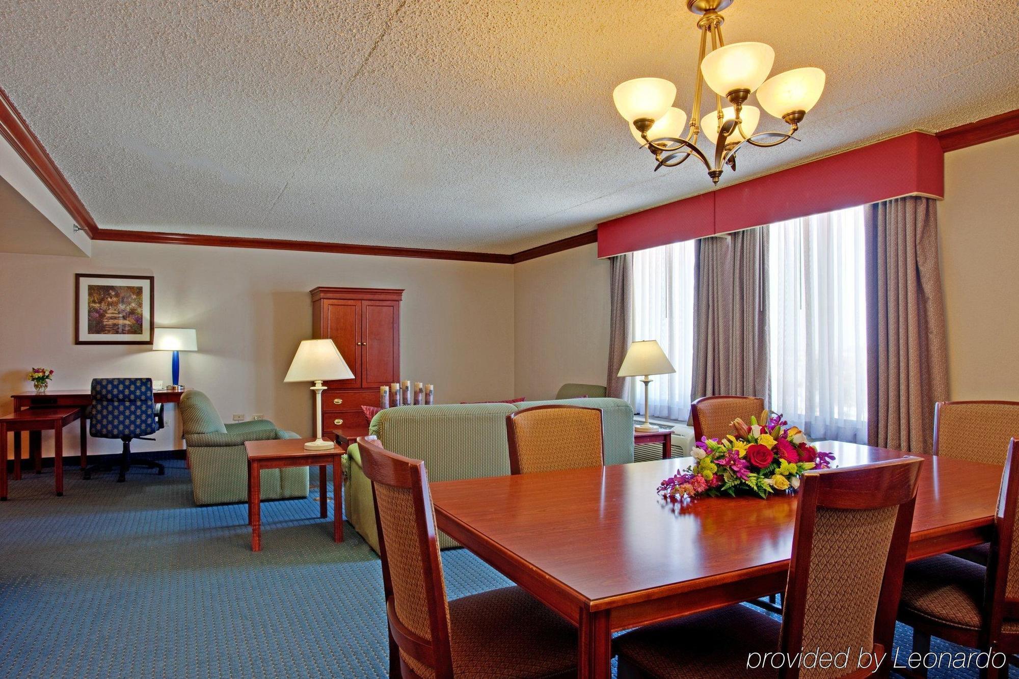 Holiday Inn La Mirada Buena Park By Ihg Стая снимка