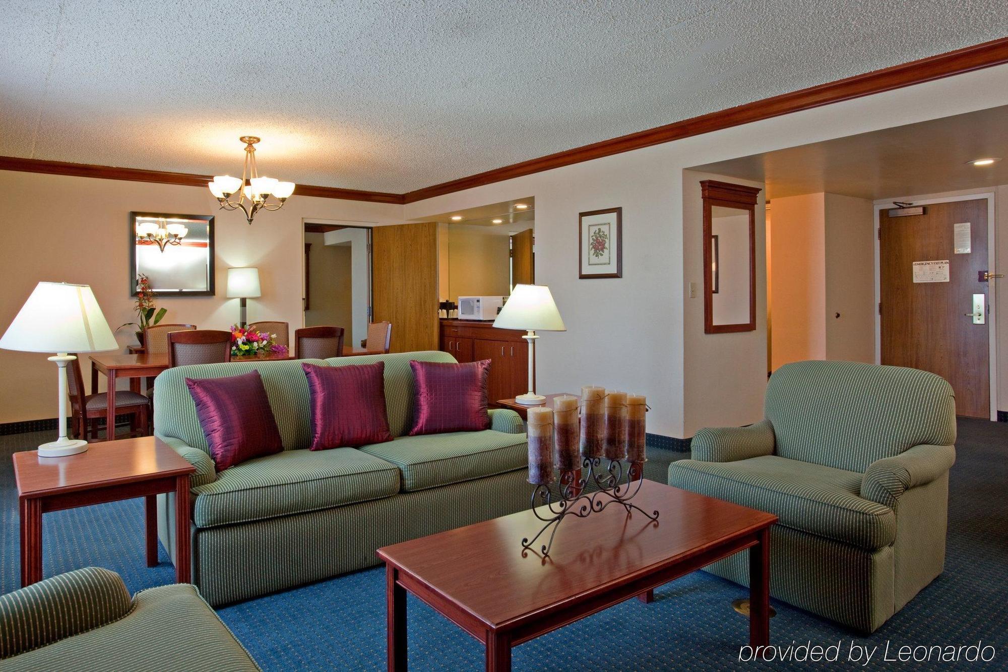 Holiday Inn La Mirada Buena Park By Ihg Интериор снимка