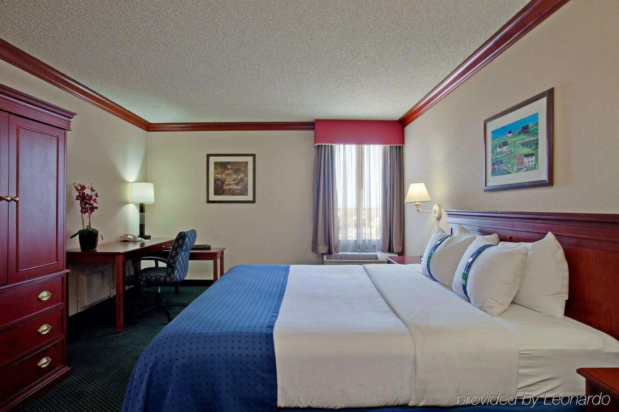 Holiday Inn La Mirada Buena Park By Ihg Екстериор снимка