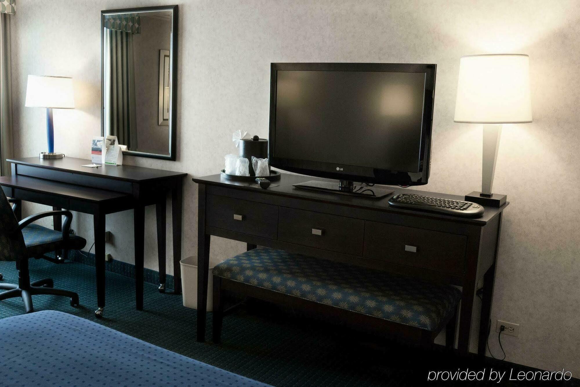 Holiday Inn La Mirada Buena Park By Ihg Екстериор снимка